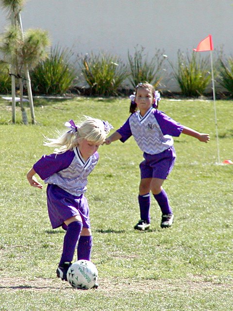 Sara kicks off