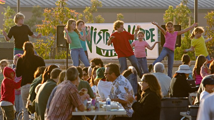 Kids Dancing